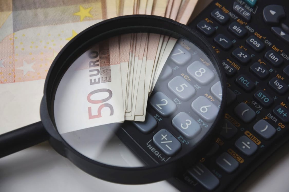 calculator and euros