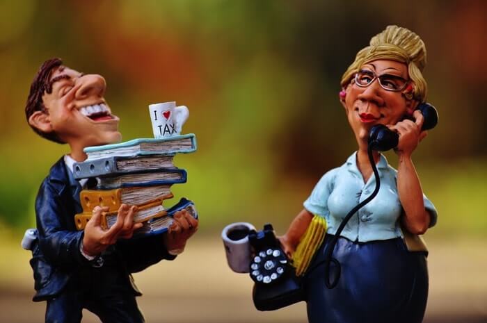 How many hours per week do lawyers work?